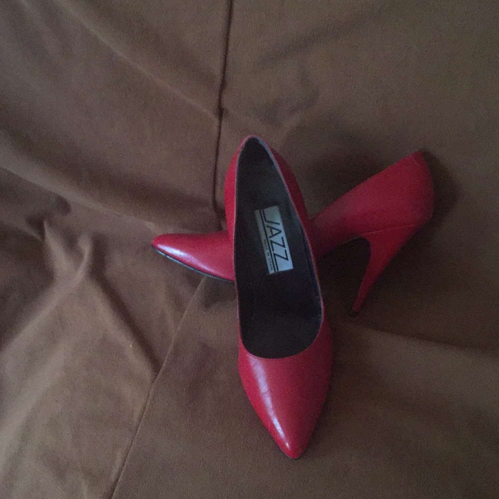 6.5 red shoes